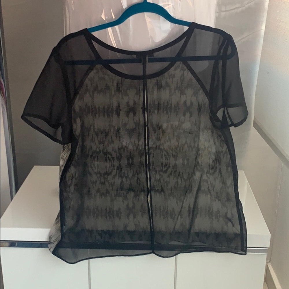 Blouse ๐ - Picture 2 of 3